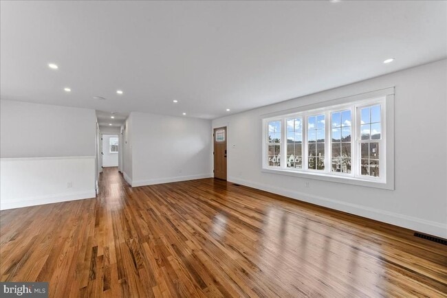 Building Photo - 919 S Concord Rd