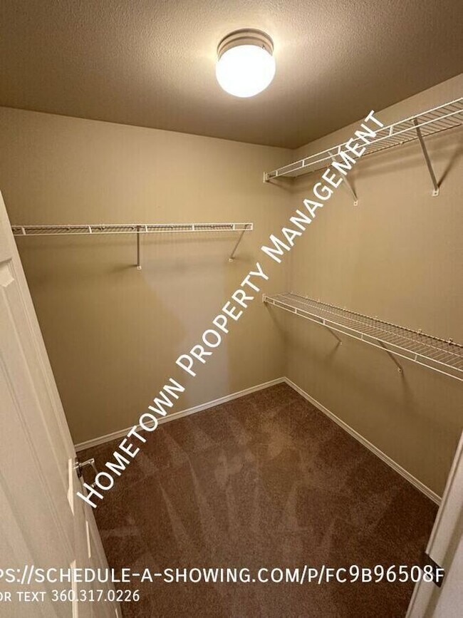 Building Photo - 2406 Pleasanton Ct SE