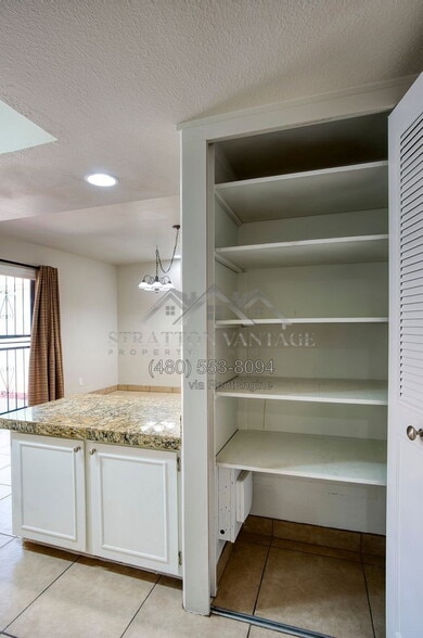Building Photo - 1814 W Frier Dr