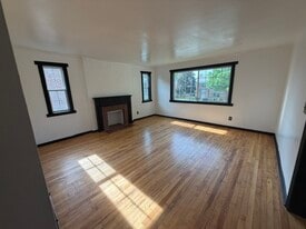 Building Photo - 1465 W 7th Ave