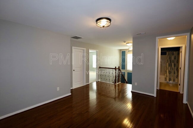 Building Photo - 7183 Yare St