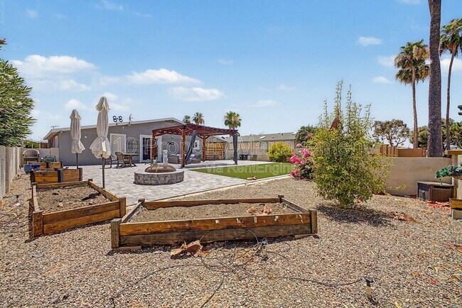Building Photo - 462 S 80th Pl