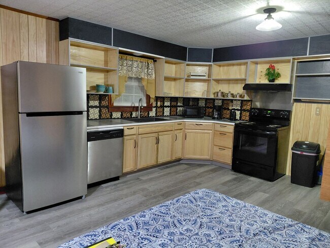 Building Photo - Studio apartment for rent (short term available)