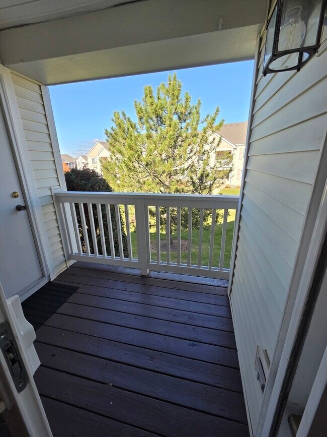 Building Photo - 2125 Silverstone Dr