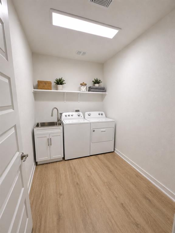 Building Photo - 2100 Magnolia Hl Dr