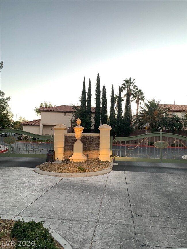 Building Photo - 913 Toro Canyon Ln
