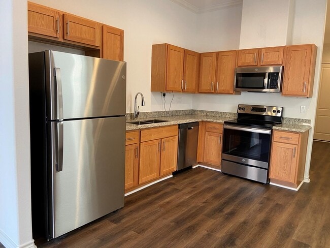 Building Photo - 3253 Real St