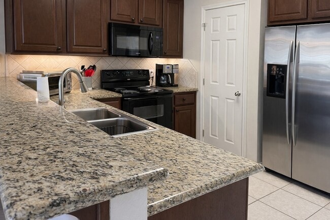 Building Photo - 114 Forest Dr Loop