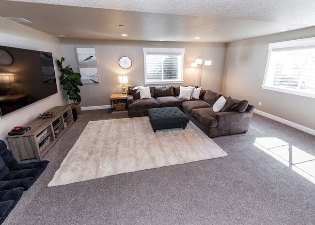 Building Photo - Beautiful, Spacious Home in Wolf Ranch in D20