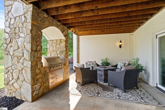 Building Photo - 312 Stonebrook Farm Way