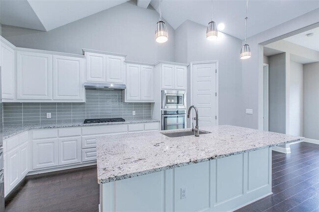 Building Photo - 5121 Cornflower Dr