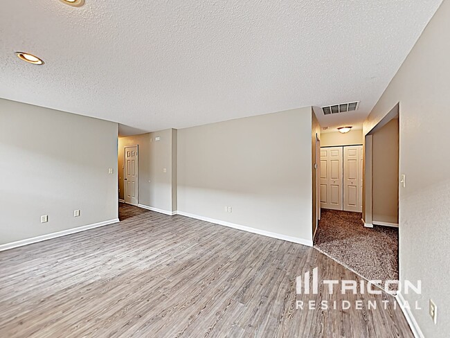 Building Photo - 10436 Apple Creek Dr