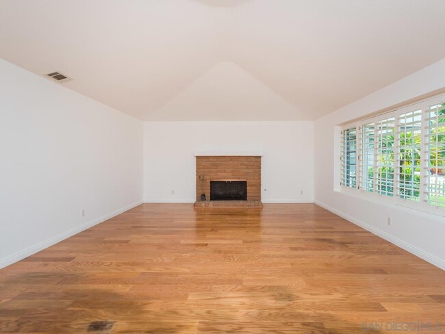Building Photo - 8584 Cliffridge Ave