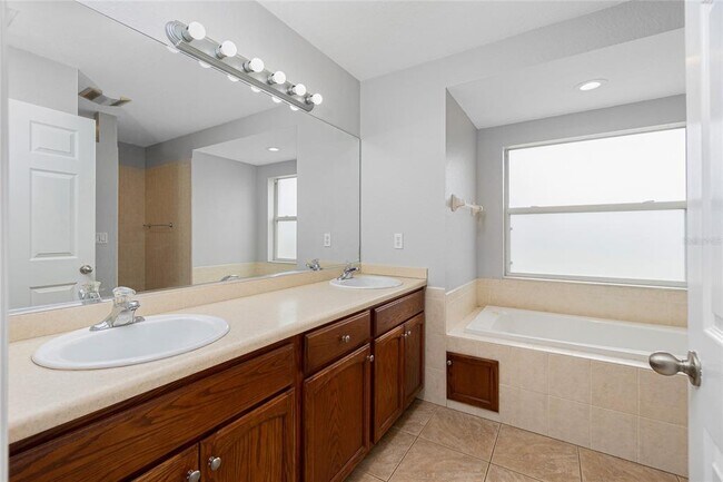 Building Photo - 11708 Willmington Blvd