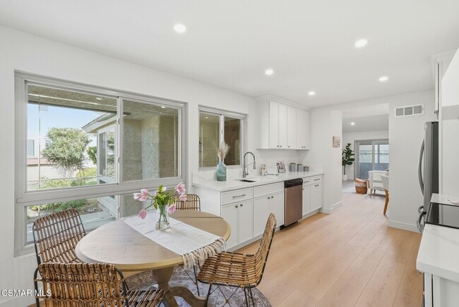 Building Photo - 5140 Village 5