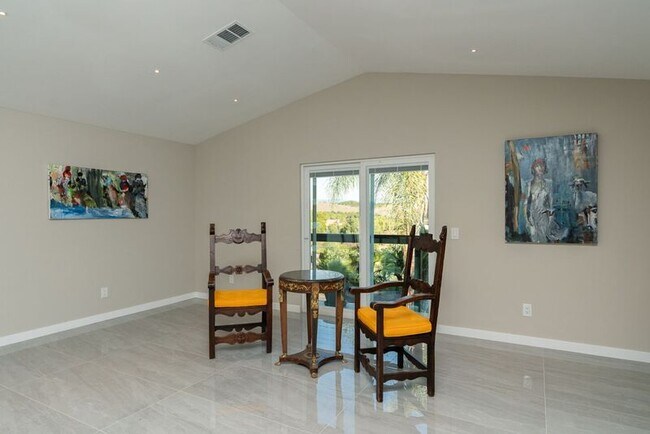 Building Photo - 6088 De La Rosa Ln