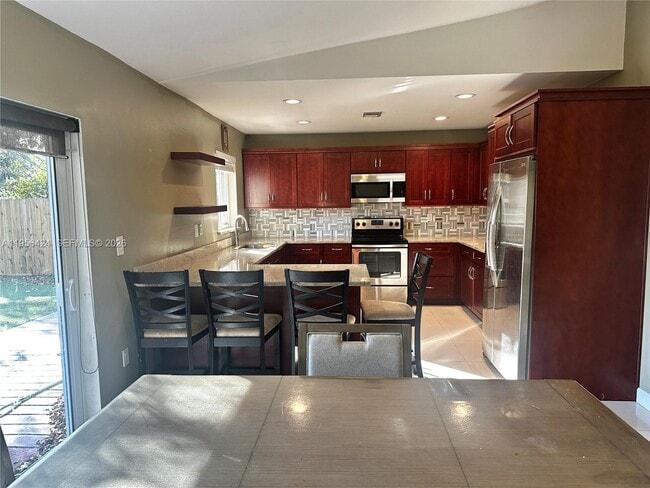 Building Photo - 4249 SW 154th Ave