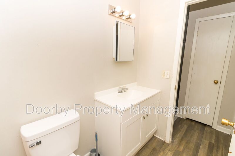 Building Photo - 6413 Basswood Ln