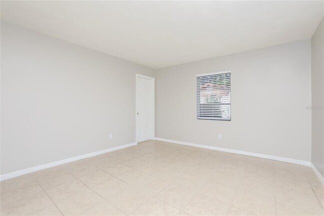 Building Photo - 1560 Fergason Ave