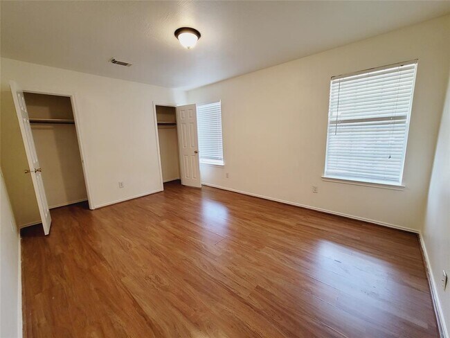 Building Photo - 3807 Brook Garden Ln