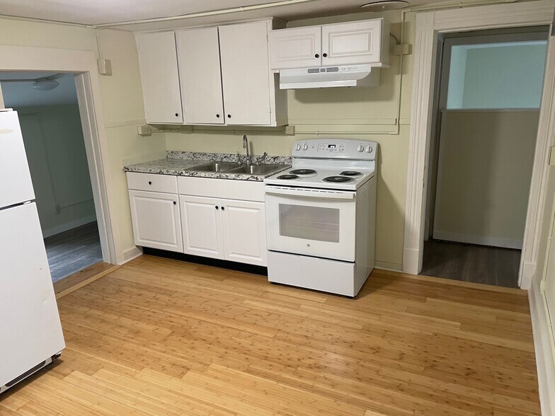 Building Photo - 22 Latham Ct