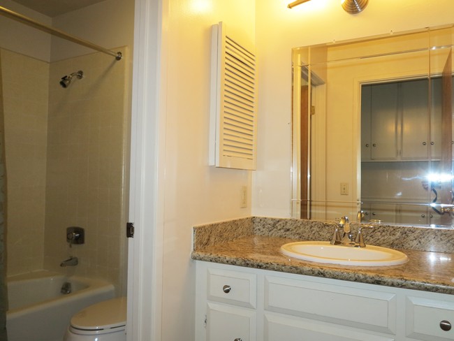 Building Photo - Stonewood Condominiums