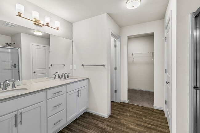Building Photo - Modern 3-Bed Home in Lacey - $25K+ in Upgr...