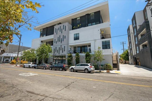 Building Photo - 3047 N Park Way