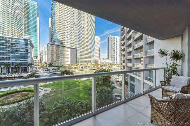 Building Photo - 475 Brickell Ave