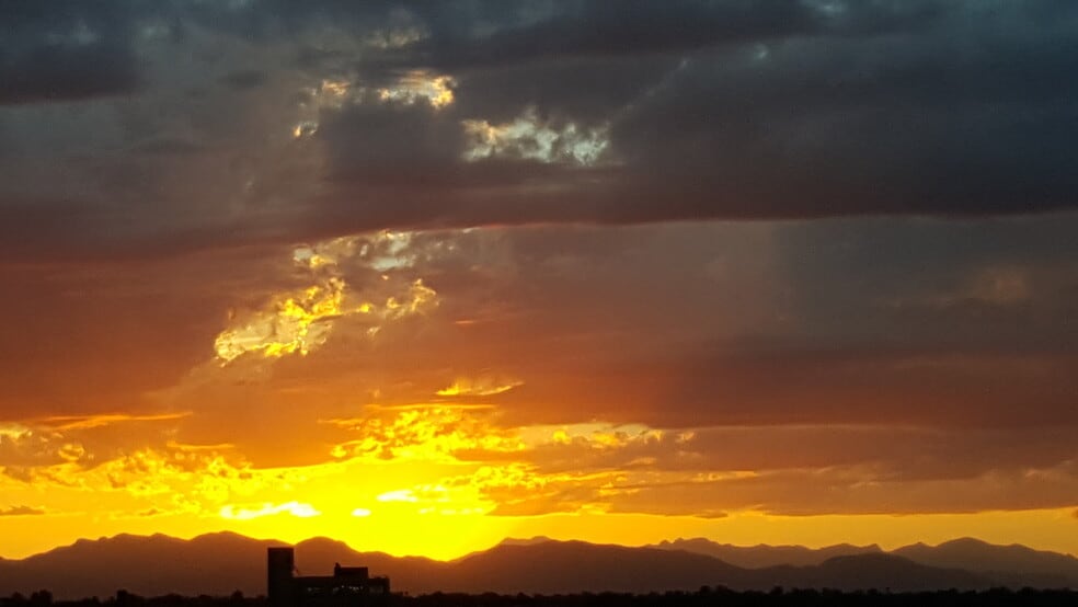 Breathtaking sunsets over Long's Peak - 2261 Blake Street