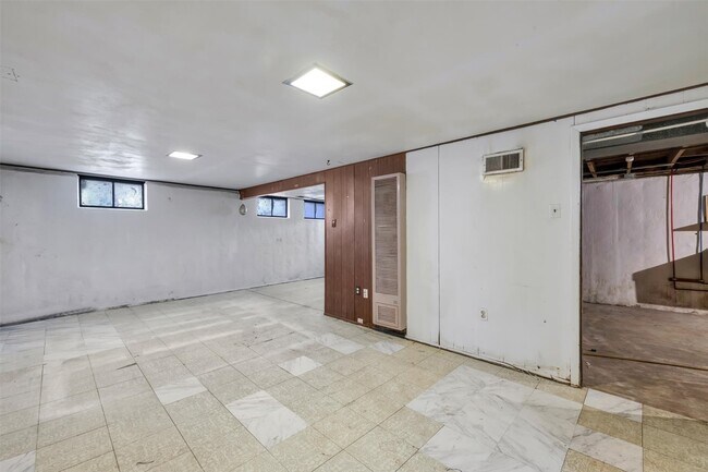 Building Photo - 9014 Ellison Dr