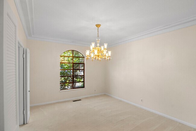 Building Photo - Beautiful big house with great school district. Gustavo Lopez AMSI