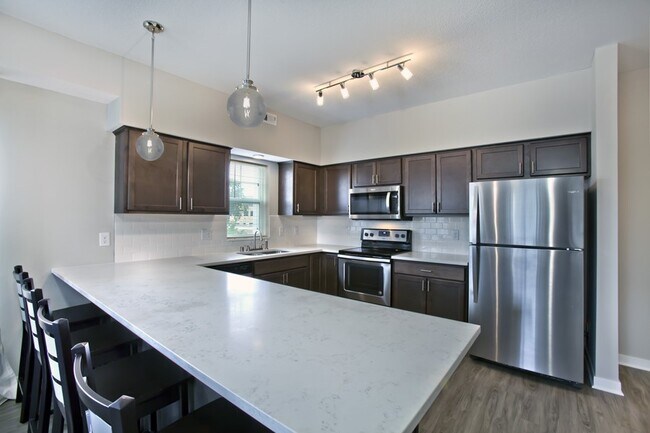 Building Photo - 1554 Grand, LLC