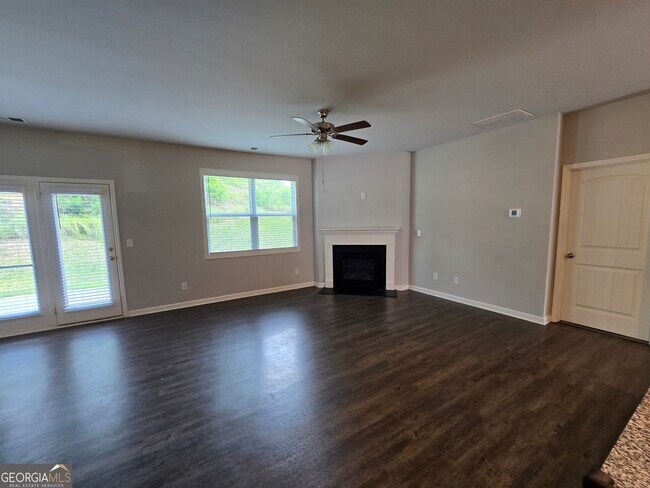 Building Photo - 121 Valimar Dr