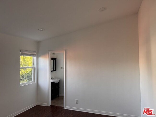 Building Photo - 2639 6th St