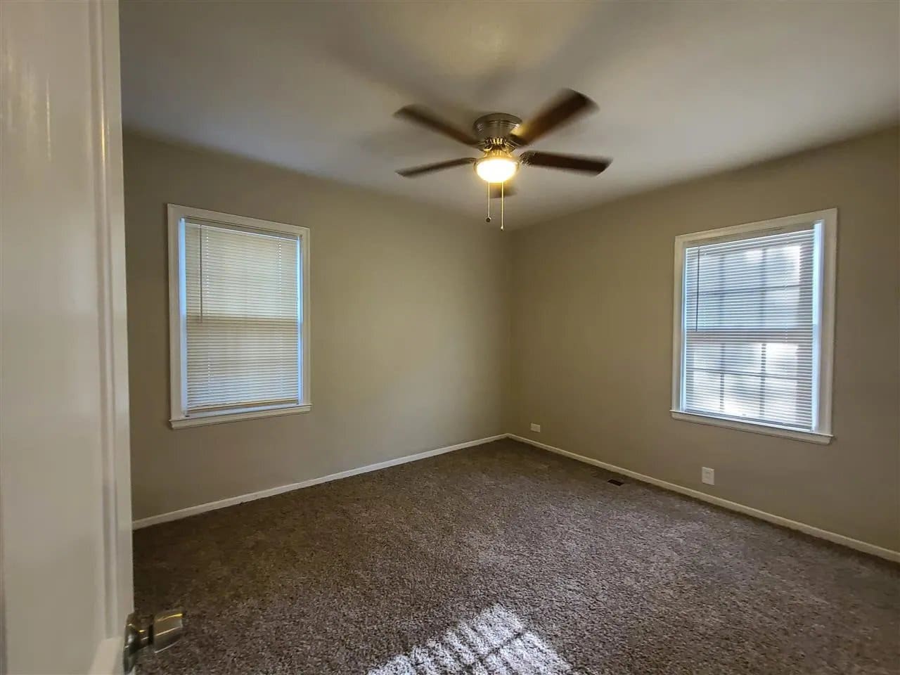 Building Photo - 406 Chamlee Dr