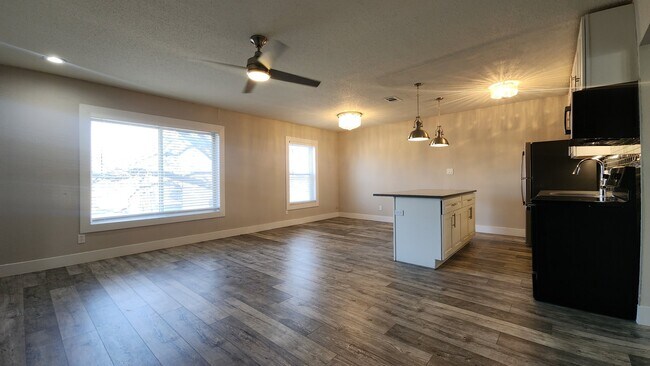 Building Photo - 10820 Big Bend Rd