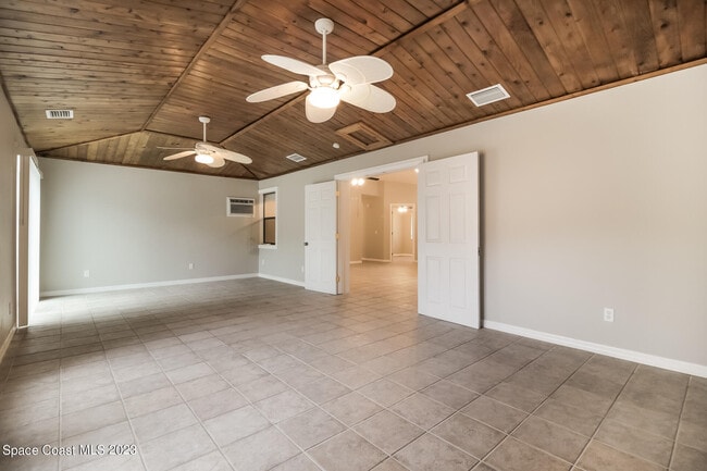 Building Photo - 5221 Carrick Rd