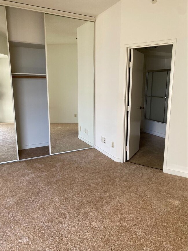 Building Photo - One Bedroom Condo in Pacific Park Plaza
