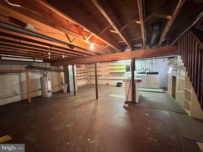 Building Photo - 4741 River Rd