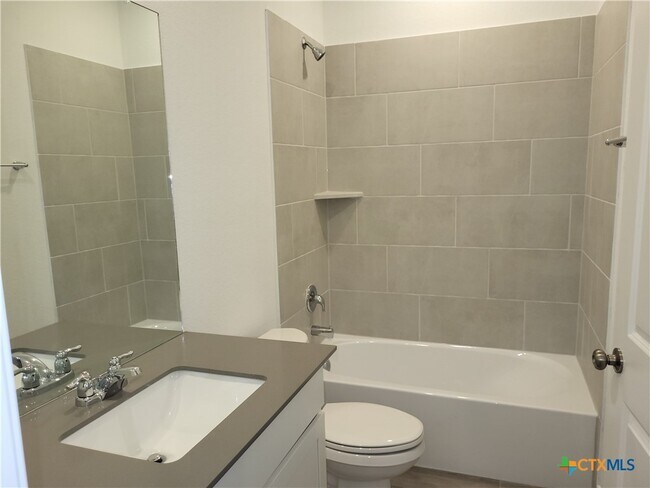 Building Photo - 1233 Fox Wing Wy