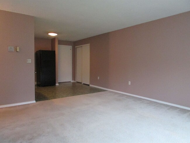 Building Photo - 114 Capitol Hill Dr