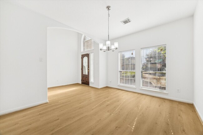 Building Photo - 25322 Sierra Woods Ln