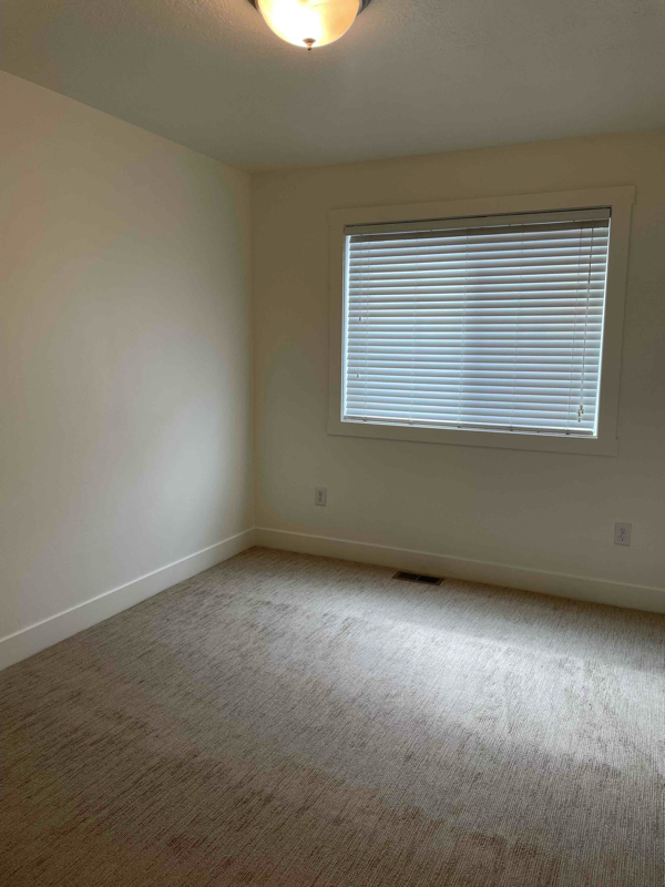 Building Photo - 1547 N 400 W