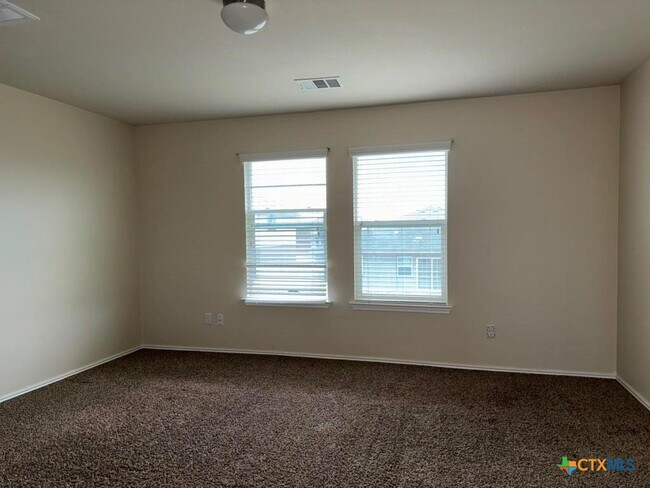 Building Photo - 4902 Bridgewood Dr