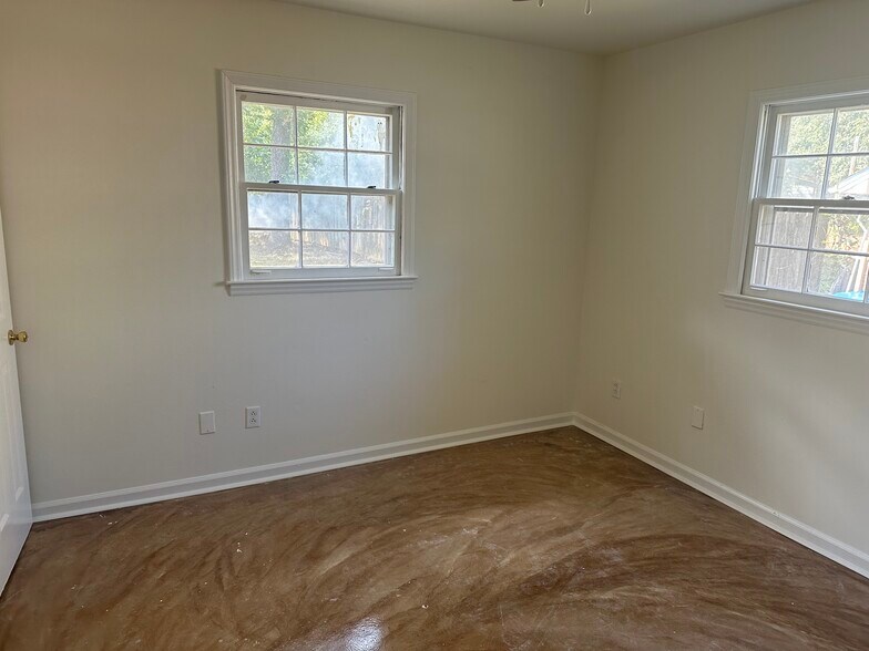 Building Photo - 10318 Starwood Dr