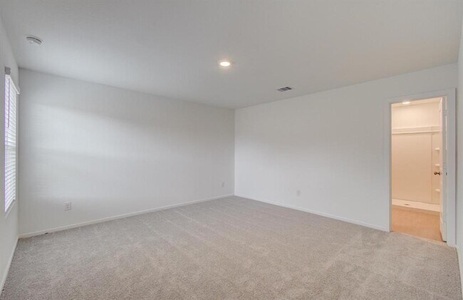 Building Photo - 18027 Valle Cupa Ln