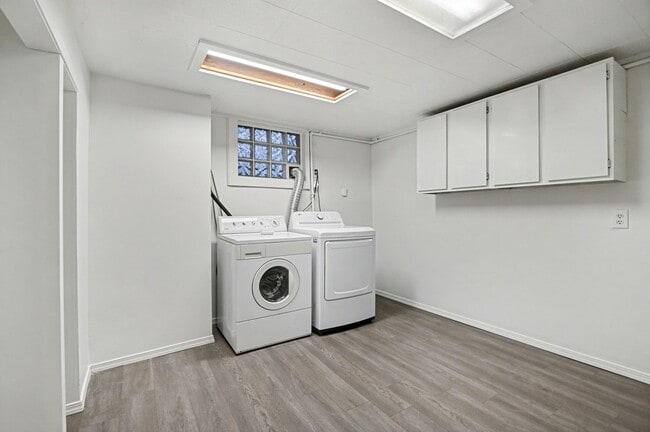 Building Photo - 9222 35th Ave SW