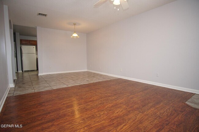 Building Photo - 3400 Blue Earth Ln