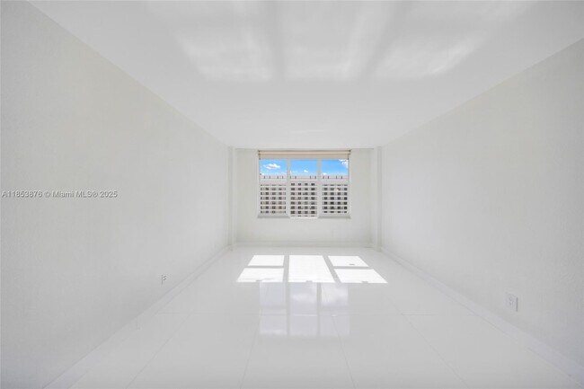 Building Photo - 5600 Collins Ave
